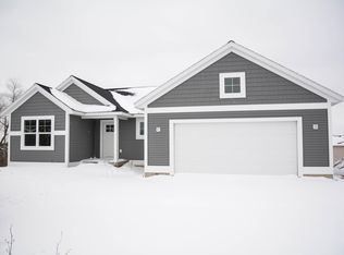 3372 Danielle Ct, Zeeland, MI 49464