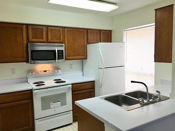 2nd image of 3900 Woodchase Dr APT 90