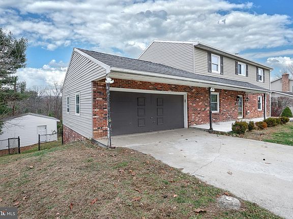 3rd image of 1373 Quail Hollow Rd