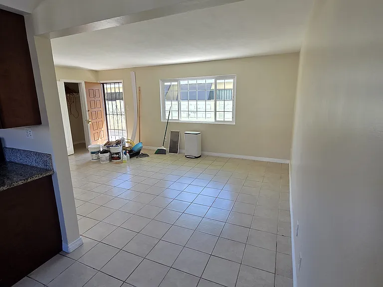 1545 Plaza Del Amo #B — Photo 4