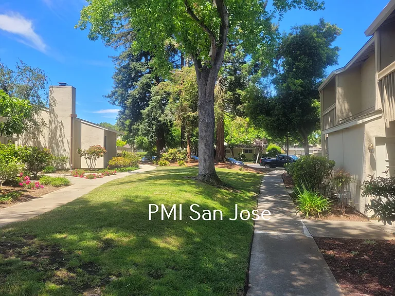 1260 Crescent Ter — Photo 20