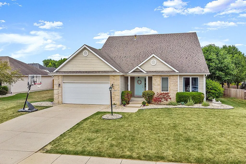 1016 Blackthorn Cv photo 1