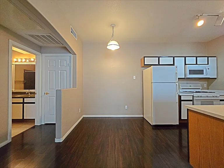 4960 Harrison Dr #112 — Photo 9