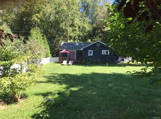 8 Conover Ct, Greenwood Lake, NY 10925