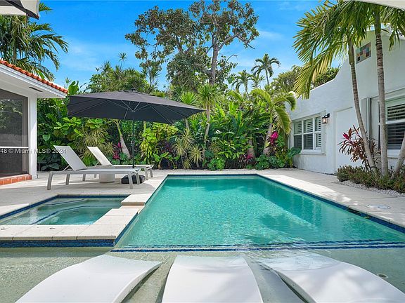 4th image of 3478 Royal Palm Ave