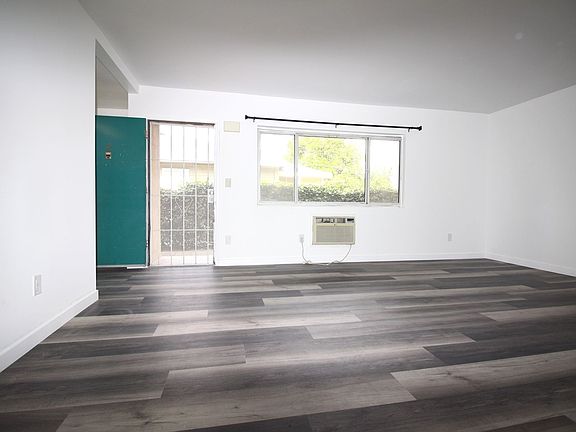 2nd image of 14629 Gilmore St #2