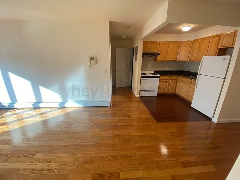 14026 Cherry Ave #3E — Photo 3