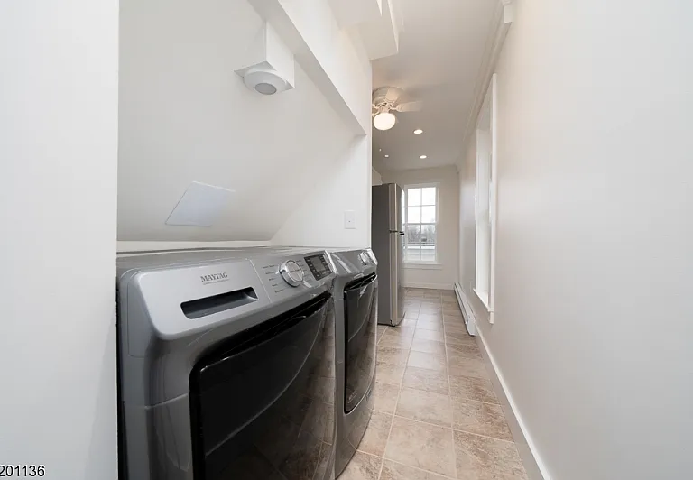 15 Summit Ave #A — Photo 8