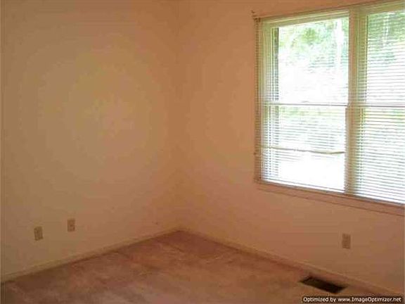 3rd image of 1112 Pecan Blvd