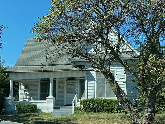 2nd image of 218 N Park Ave