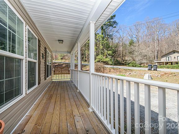 4th image of 32 Beechwood Lakes Dr #4