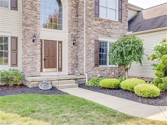2nd image of 2578 Turf Paradise Dr