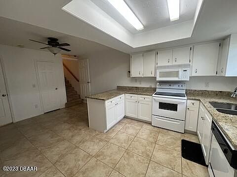 3rd image of 141 Moonstone Ct
