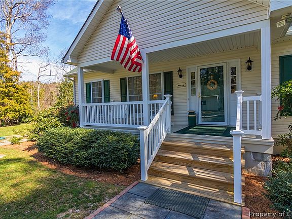 5th image of 105 Heron Cove Ln