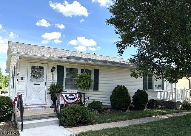 1st image of 1237A Somerset Dr