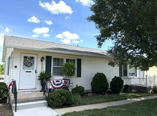 1237A Somerset Dr, Salem, OH 44460