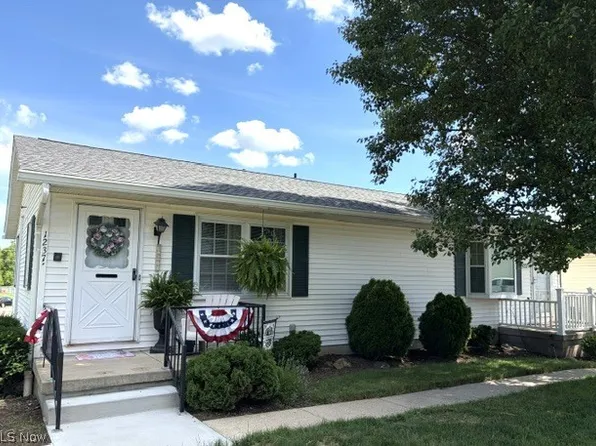 1237A Somerset Dr, Salem, OH 44460