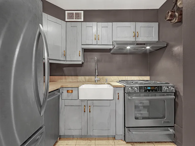 7 E 35th St #10F — Photo 4
