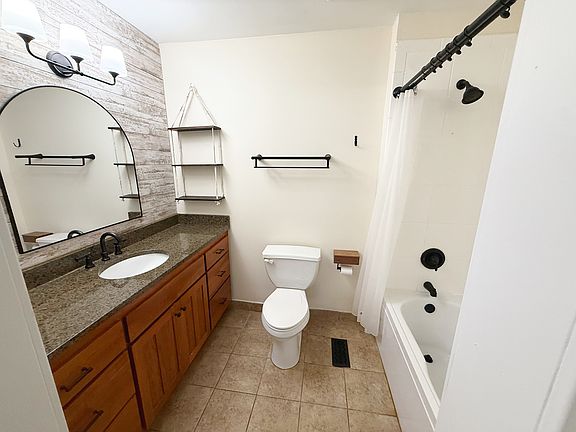 4th image of 1781 W Altgeld St APT A