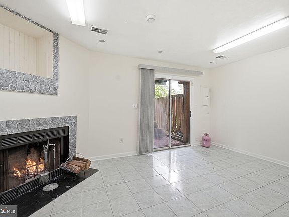 5th image of 14247 Oxford Dr