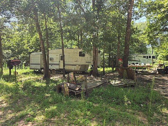 4th image of 1031 Plantation Dr