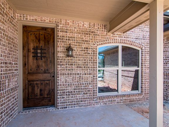3rd image of 174 Glendale Ln
