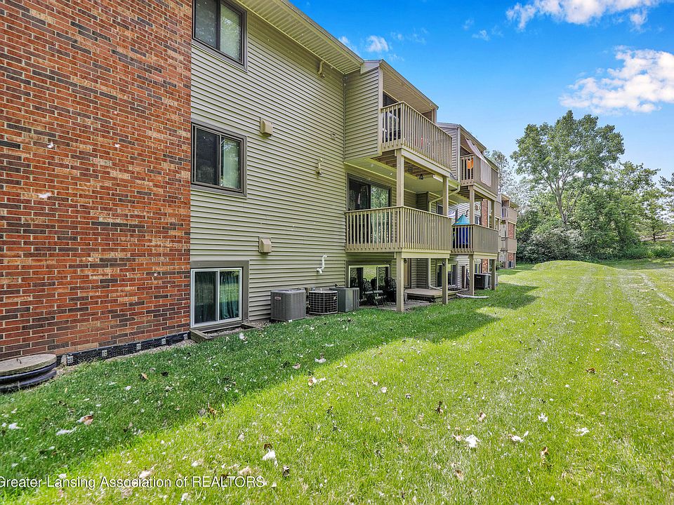 Meridian Hills Condominiums 1747 Maple Rdg Haslett MI Zillow   8fc98eae1322d51f8a6cbb01e2f53d67 Cc Ft 960 