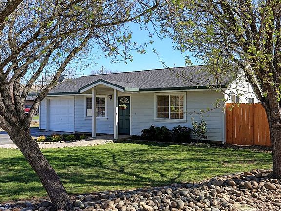 3rd image of 10399 Broken Oak Ct