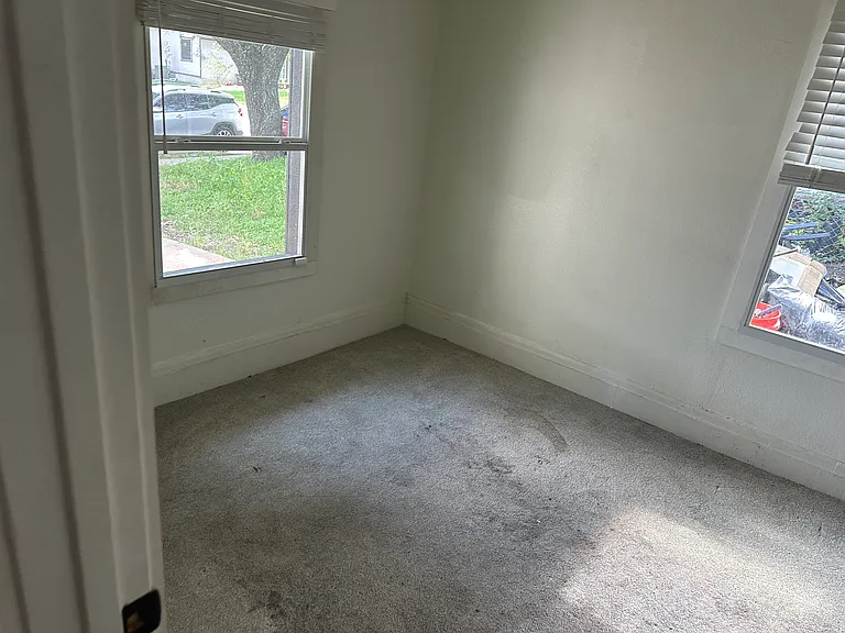 2518 Rockridge Dr — Photo 12