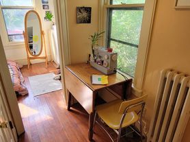 1005 University Ave SE