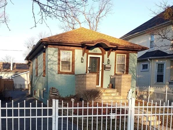 1015 Nicholson St, Joliet, IL 60435