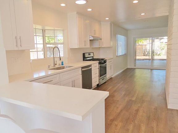 3rd image of 11282 Carroza Ct