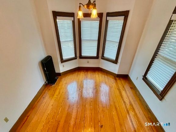 2nd image of 39 Pearl St Unit 2