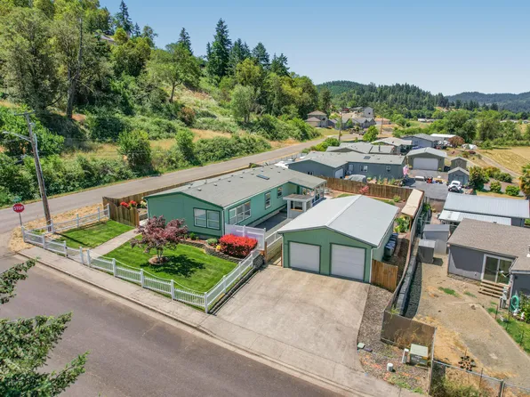 845 Sea St, Sutherlin, OR 97479