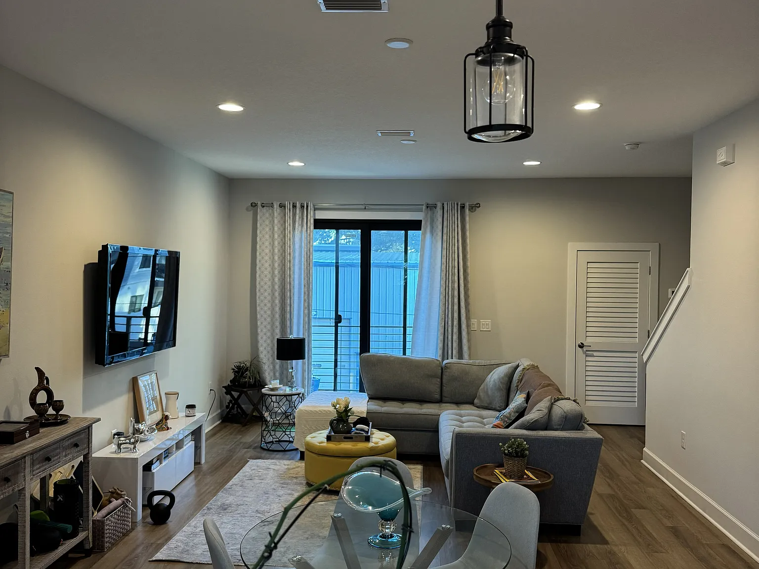 3 bed, 3.5 bath, 1826 sqft, $3,995 — Photo 4
