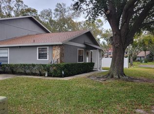 10134 Lake Oak Cir, Tampa, FL 33624