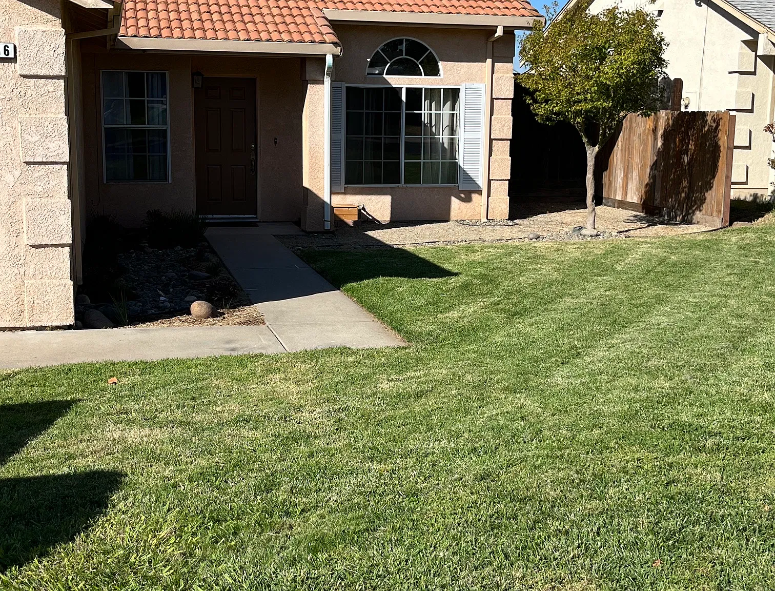 3 bed, 1101 sqft, $2,400 — Photo 2