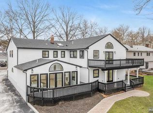 327 Elmwood Dr, Paramus, NJ 07652