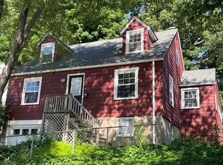 32 Indian Lake Pkwy, Worcester, MA 01605