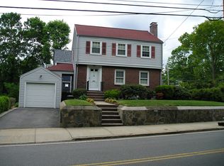 354 High St, Dedham, MA 02026
