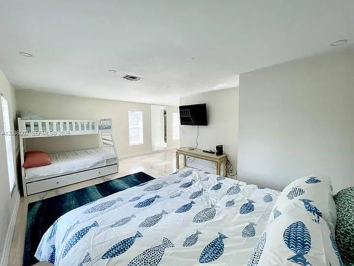 416 N Rainbow Dr — Photo 32