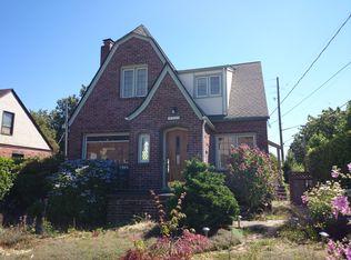 6558 34th Ave SW, Seattle, WA 98126