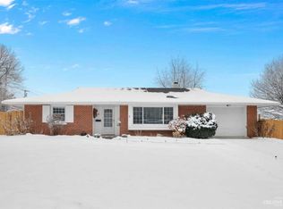 4 E Aldon Ct, Montgomery, IL 60538