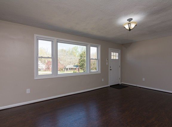 3rd image of 8115 Jordan Park Blvd