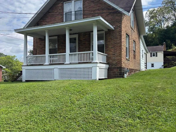 3047 Dagus Hill St, Ridgway, PA 15853