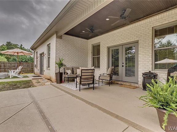 4th image of 4038 Sierra Dr