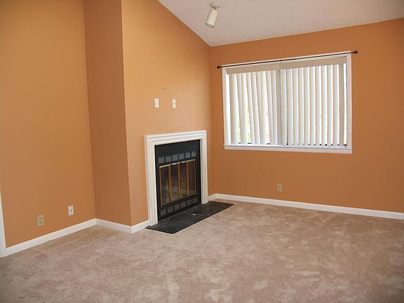 4th image of 619 Barlin Dr