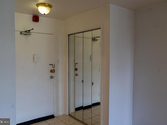 3rd image of 1900 Lyttonsville Rd APT 612