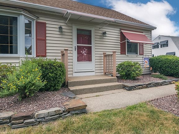 5th image of 7 Darby Dr