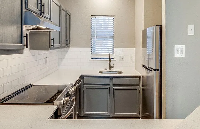 Knowlton Apartment Homes — Photo 6